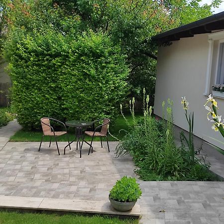 Garden Home Törökbálint エクステリア 写真