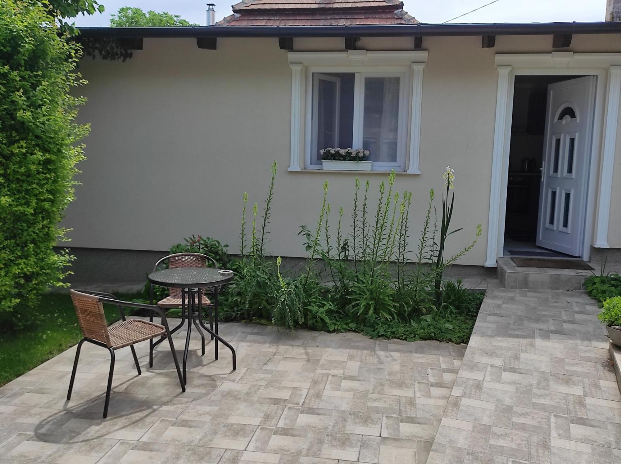 Garden Home Törökbálint エクステリア 写真